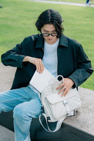 데이투데이 토트백 15인치 노트북 서류가방 브리프케이스 방수 투웨이백 - 라이트크림