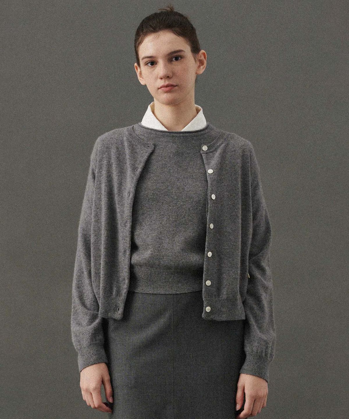 플라드주르(PLATDUJOUR) Camel round cardigan (Dark grey)