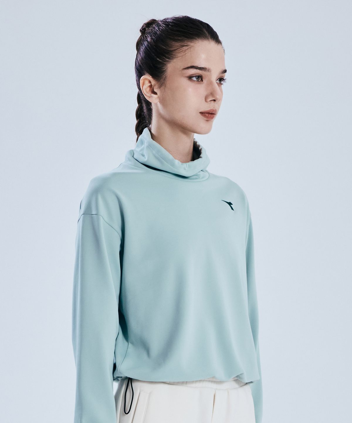 디아도라(diadora) 테니크 웜업 맨투맨 우먼 MINT