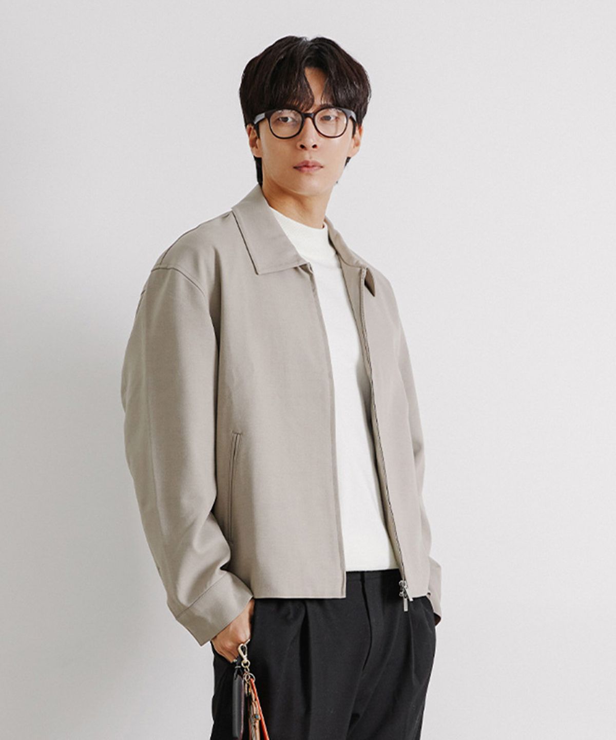 애드호크(ADHOC) 남성 베이직 심플 칼라 블루종 점퍼 (DK-BEIGE) (HAAUJ16)