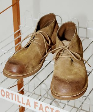 141 스웨이드 처카 부츠 베이지