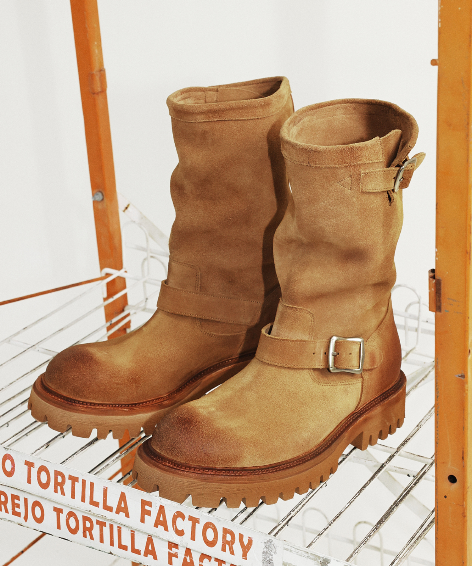 ミドルブーツ YASE 65cm feather commando sole cowhide engineer boots beige MUSINSA公式 | YASE 6.5cm Feather Commando Sole Cowhide