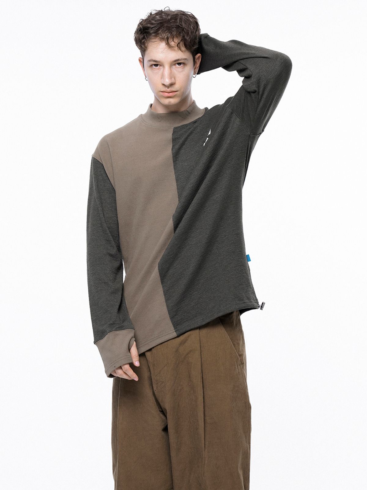 챈세스노이(CHANCE'S NOI) Circle Reverse Wool Hlaf-neck Sweat - Khaki Beige /M243MT04KA
