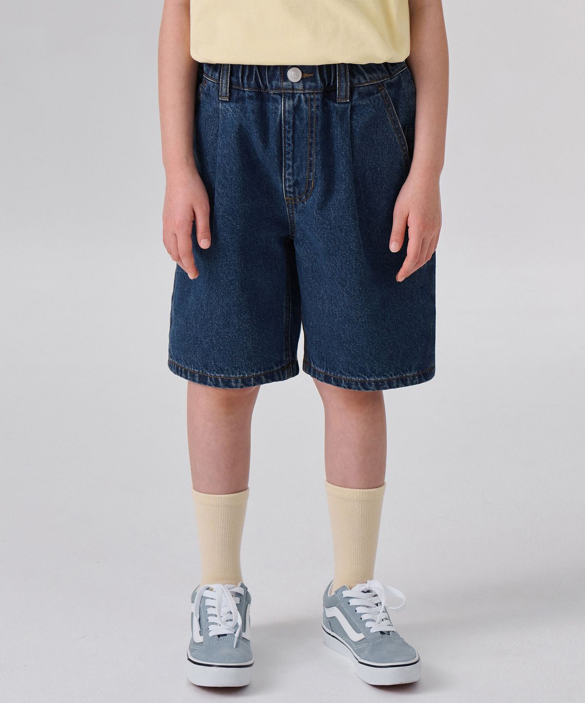 무신사 스탠다드 키즈(MUSINSA STANDARD KIDS) 원 턱 와이드 데님 쇼츠 [미디엄 인디고]