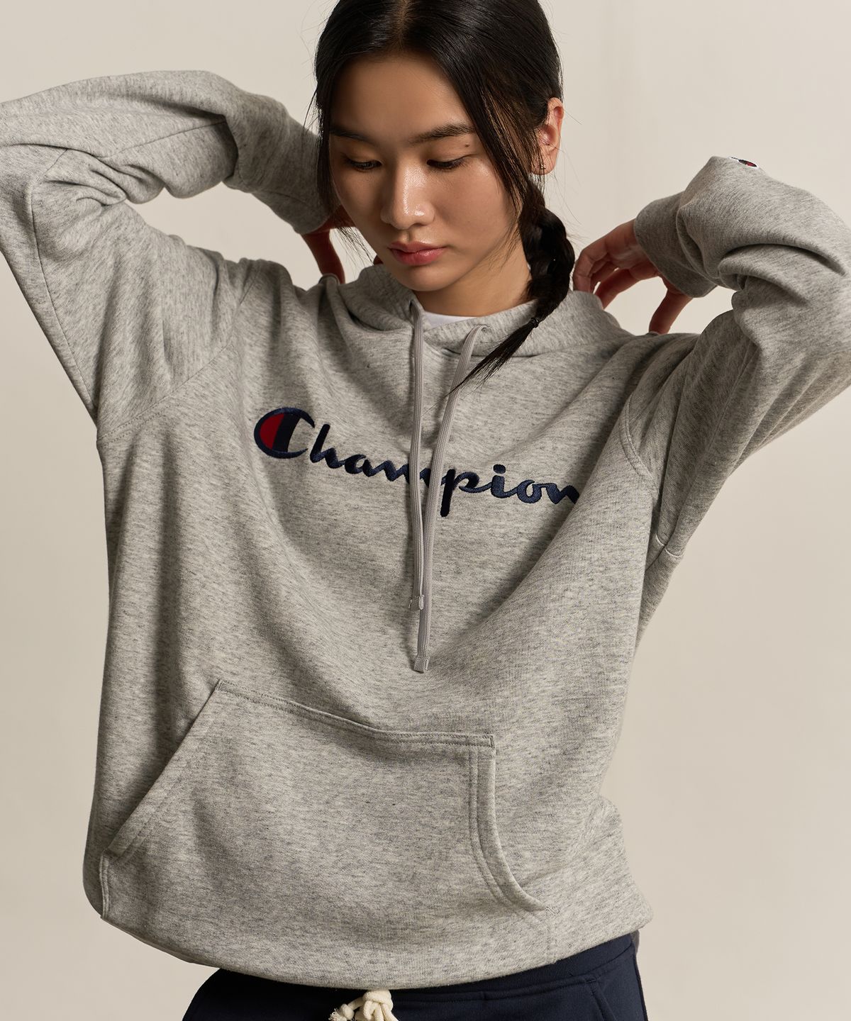 챔피온(CHAMPION) 빅 스크립트 로고 후드 티셔츠 Normal Grey