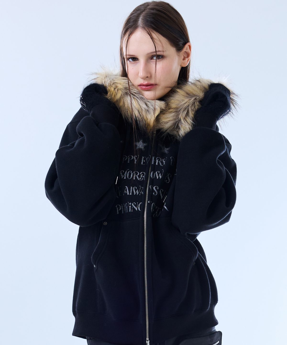 러브이즈트루(LUVISTRUE) FS LETTER HOOD ZIPUP(BLACK)