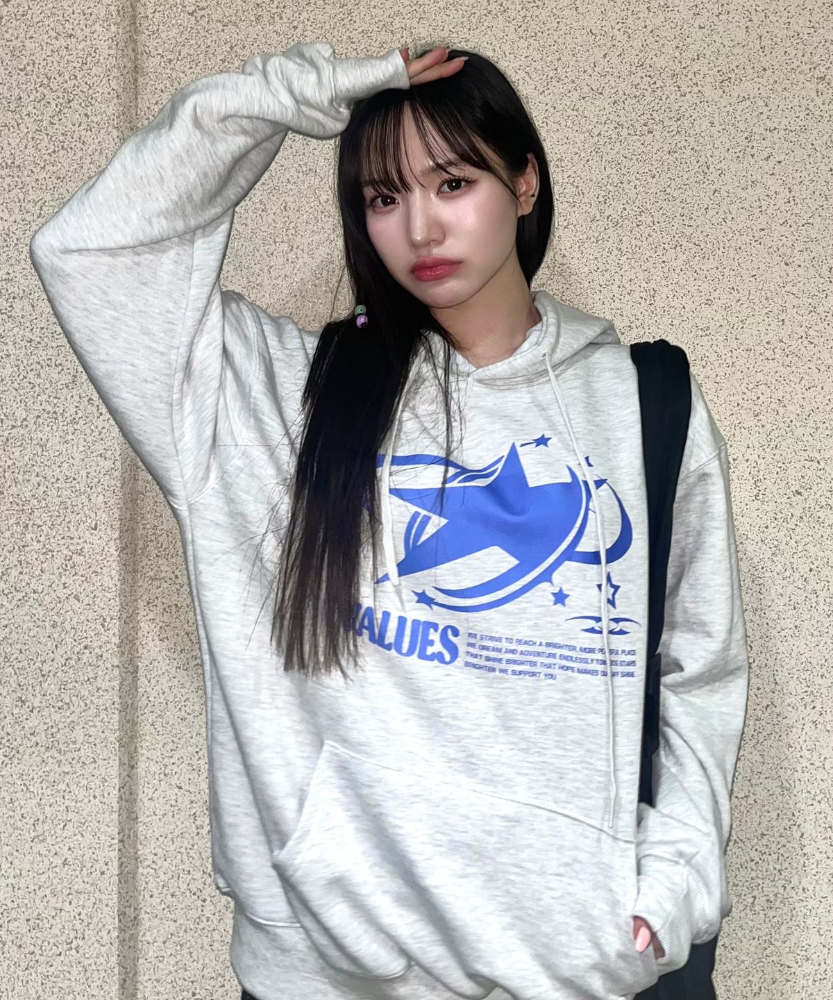 트립션(TRIPSHION) Blue Stars Graphic 후드티 - 9 컬러