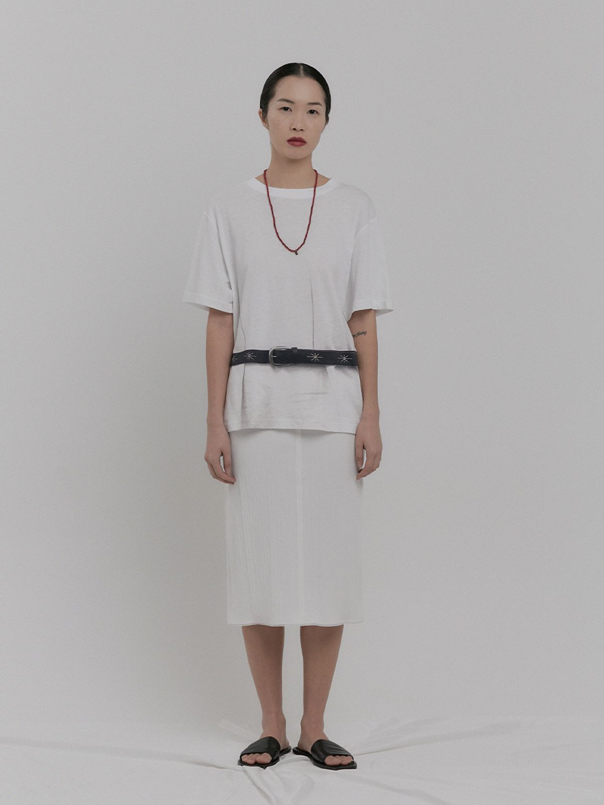 솔티페블(SALTY PEBBLE) WESTERN STITCH BELT PRINTING TOP [WHITE]