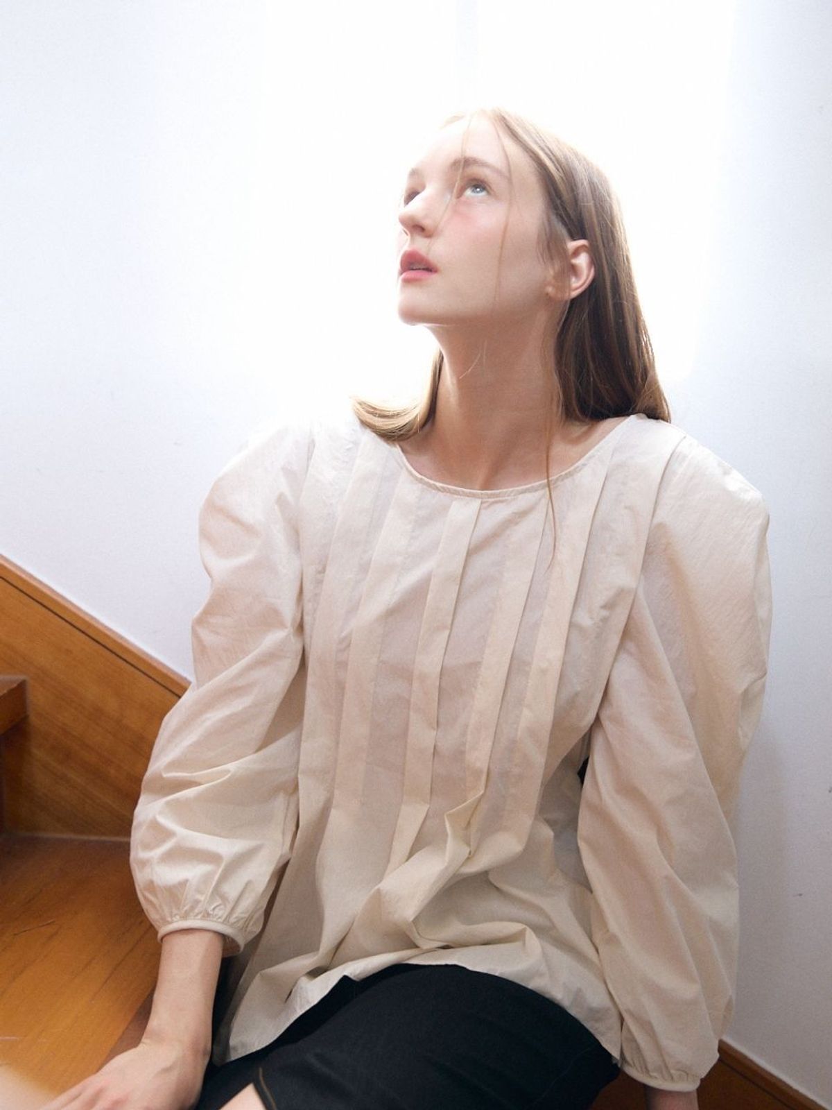 패브릭서울(FABRICSEOUL) back ribbon pintuck puff blouse_ivory