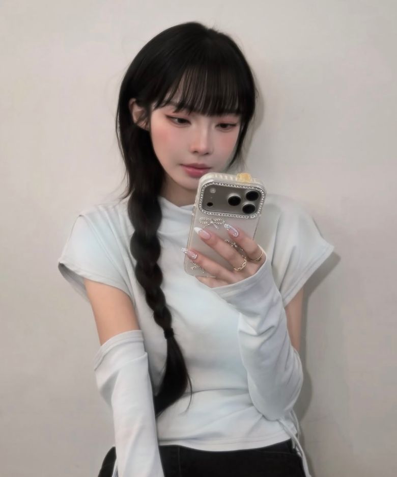 하프넥 컷아웃 티셔츠 (스카이블루)