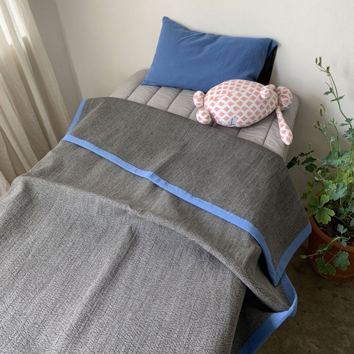 봄봄패브릭스(BOMBOM FABRICS) cool silk quilt blanket, 인견패드, charcoal gray