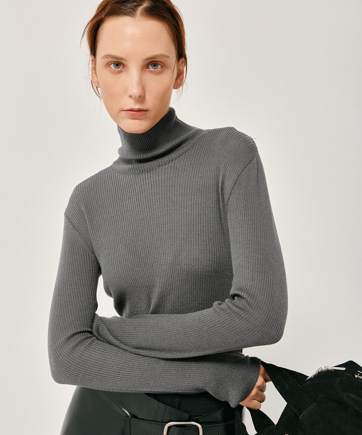 라벨아카이브(LABELARCHIVE) W Irene soft touch turtleneck coal