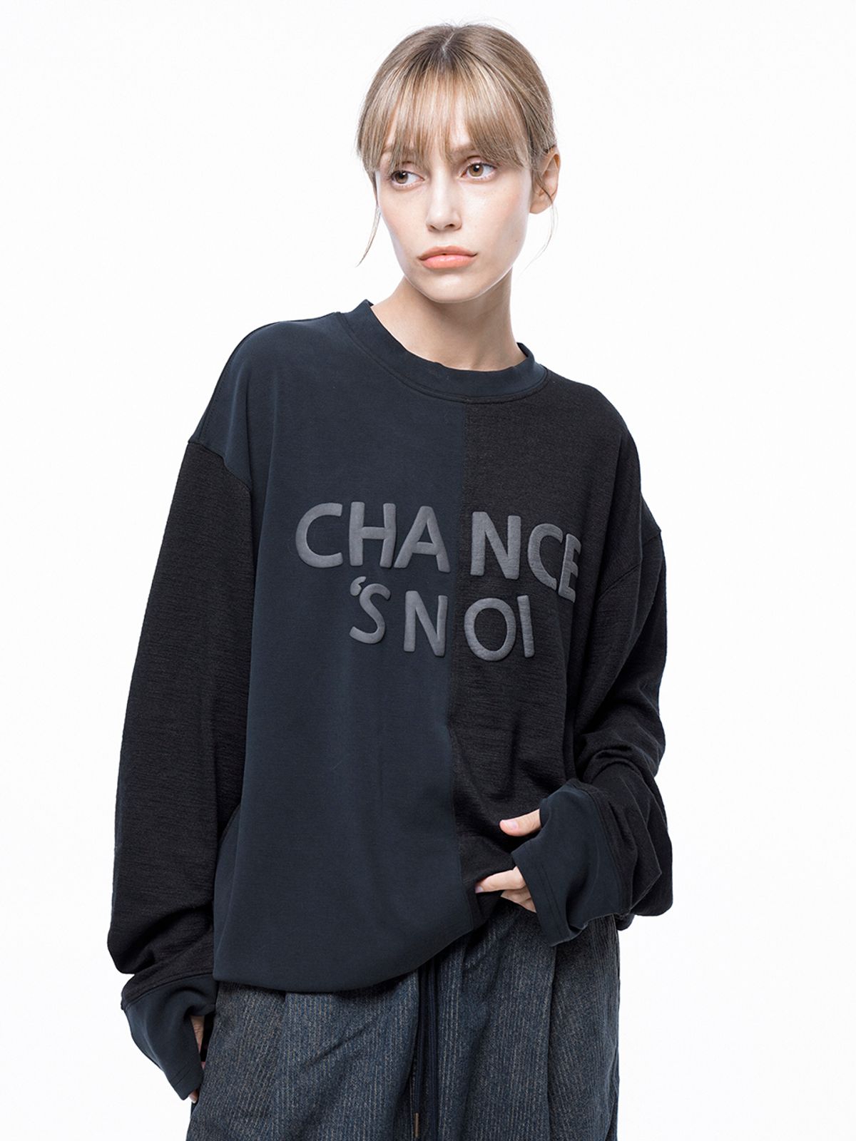 챈세스노이(CHANCE'S NOI) Snoi Reverse Slev Crew-neck Sweat - Black Navy /M243MT01BKW