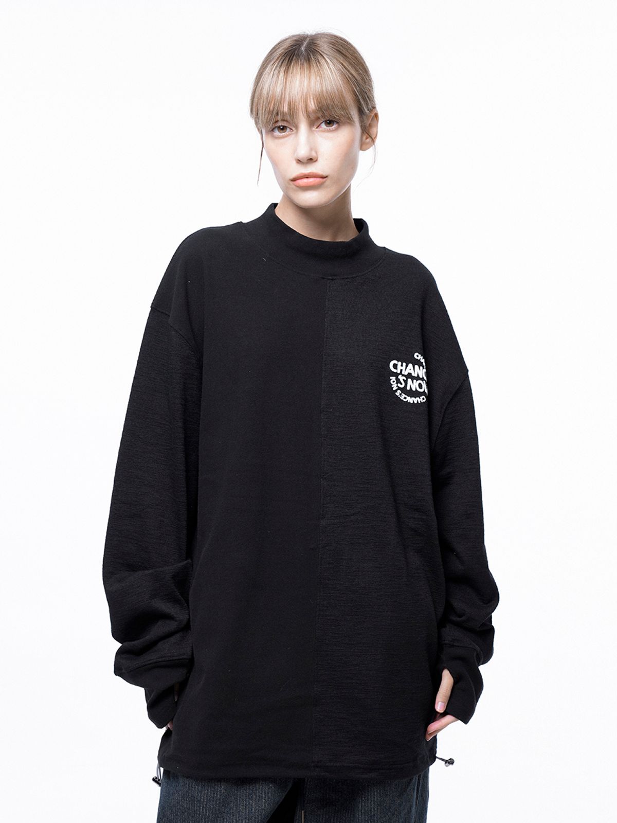챈세스노이(CHANCE'S NOI) Circle Reverse Slev Hlaf-neck Sweat - Black /M243MT03BKW