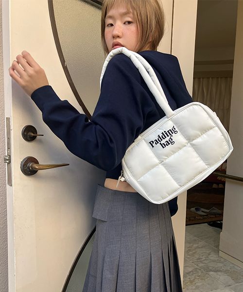 MUSINSA | CATEGORY9 PADDING SQUARE SHOULDER BAG_2color