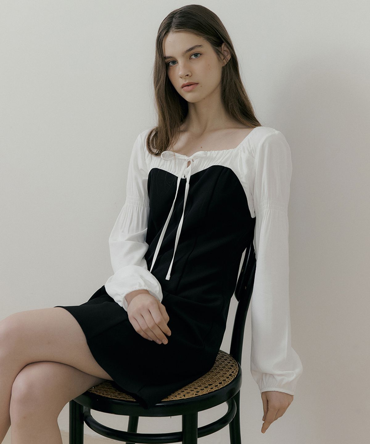 리올그(REORG) RIE RIBBON SQUARE NECK PUFF LONG SLEEVE MINI OPS BLACK