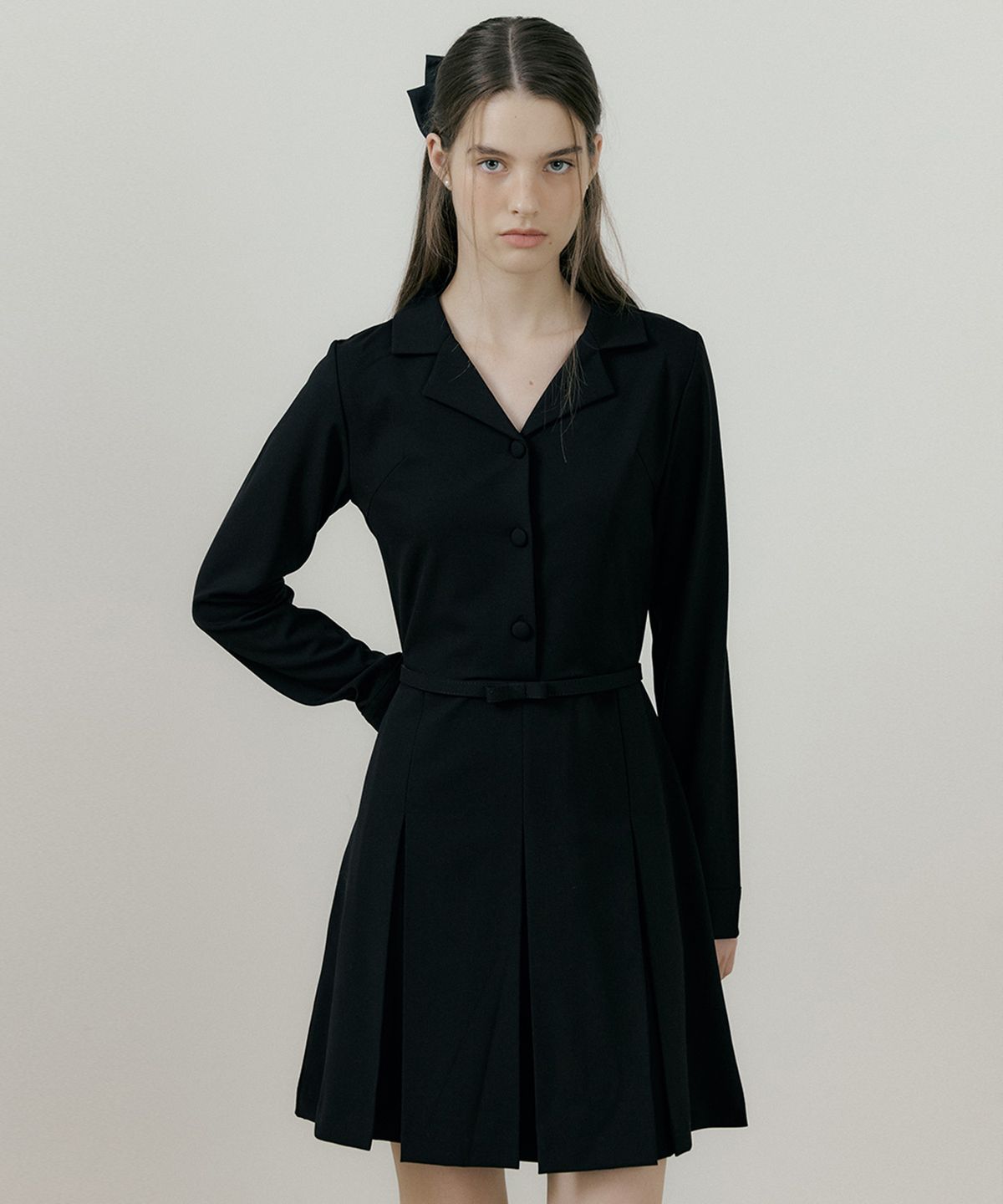 리올그(REORG) RIE COLLAR PLEATS MINI OPS BLACK