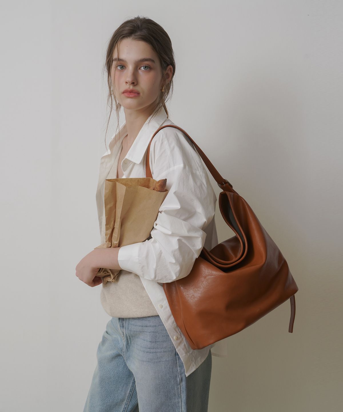 오브히(OVHEE) 포에 버킷백 Poe Bucket Bag_Camel