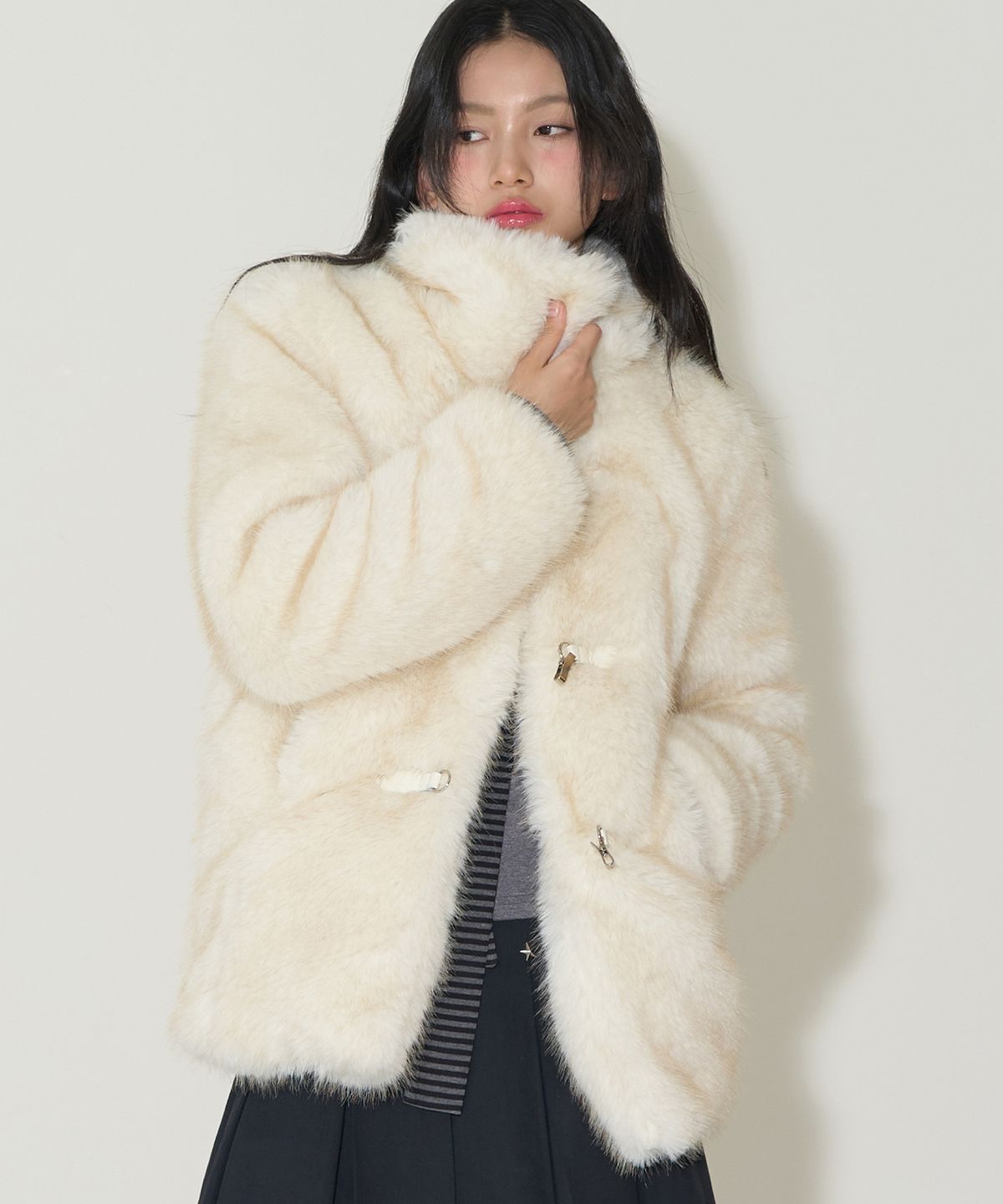 일리고(ILLIGO) 시어링 퍼 자켓 아이보리