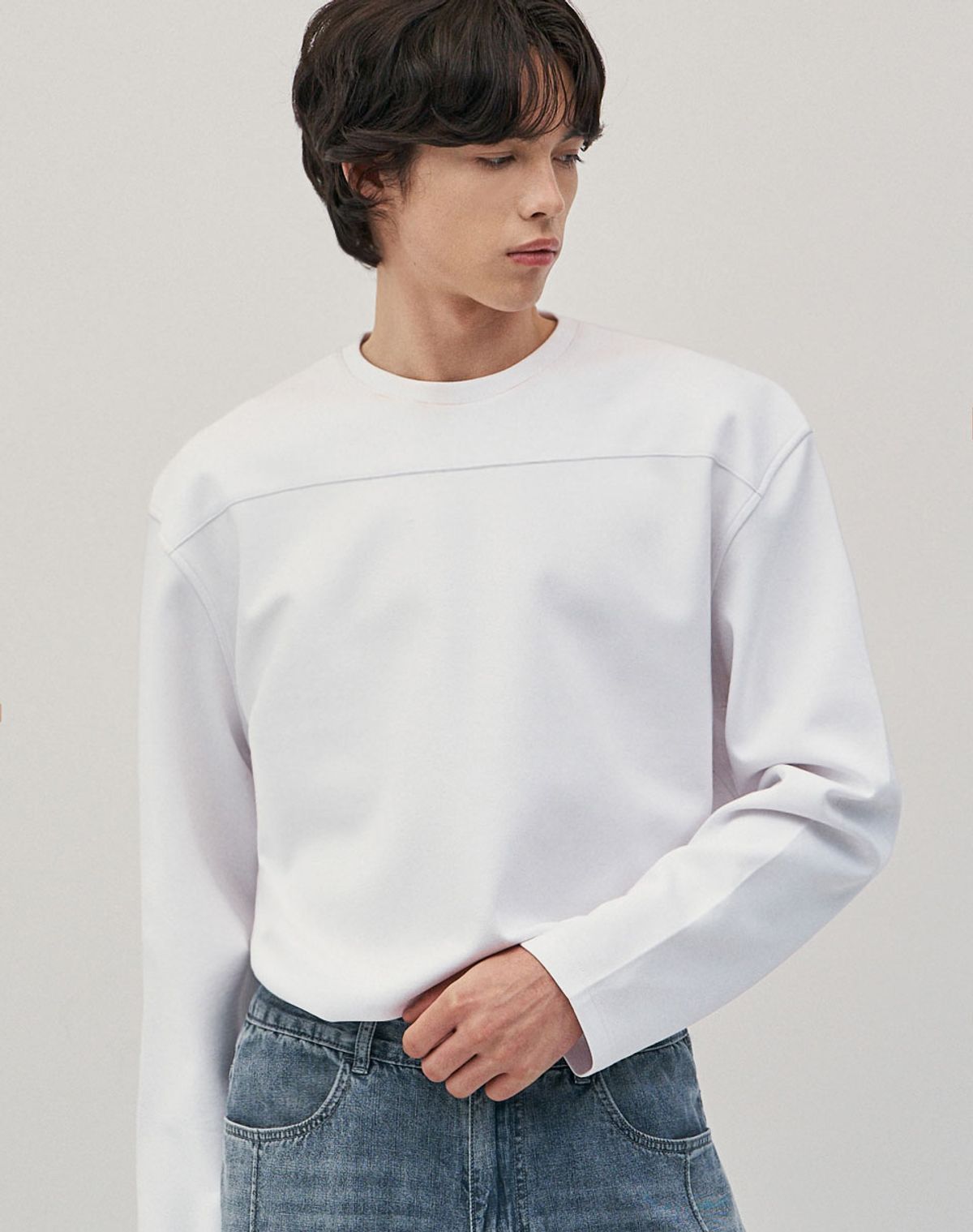 워크온바디오프(WORK ON BODY OFF) [어깨+3cm] 비와이드 오버핏 긴팔 티셔츠 [화이트]