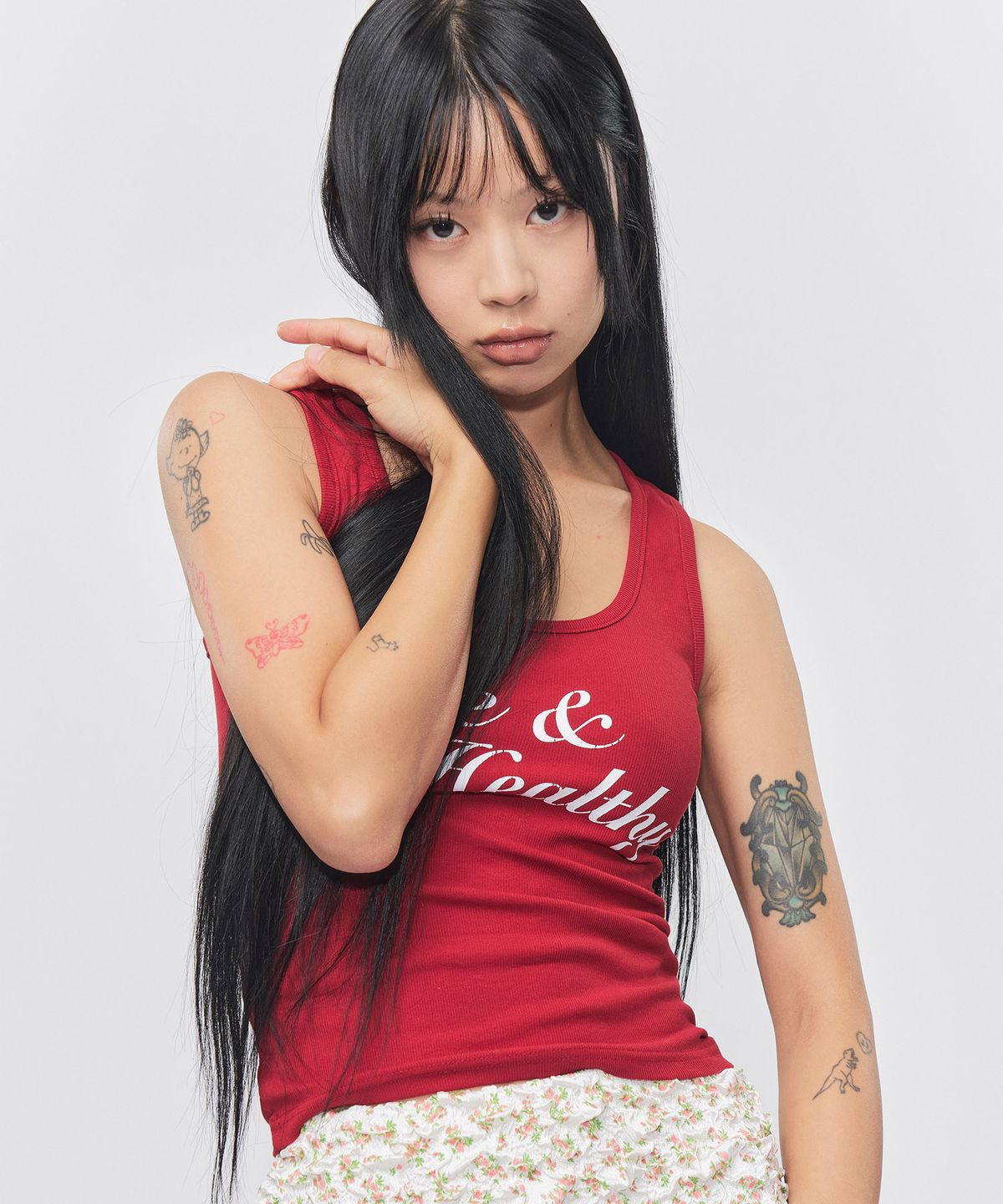 로맨틱스(RAWMANTICS) 러브앤헬시 로고 망고나시 탑 레드