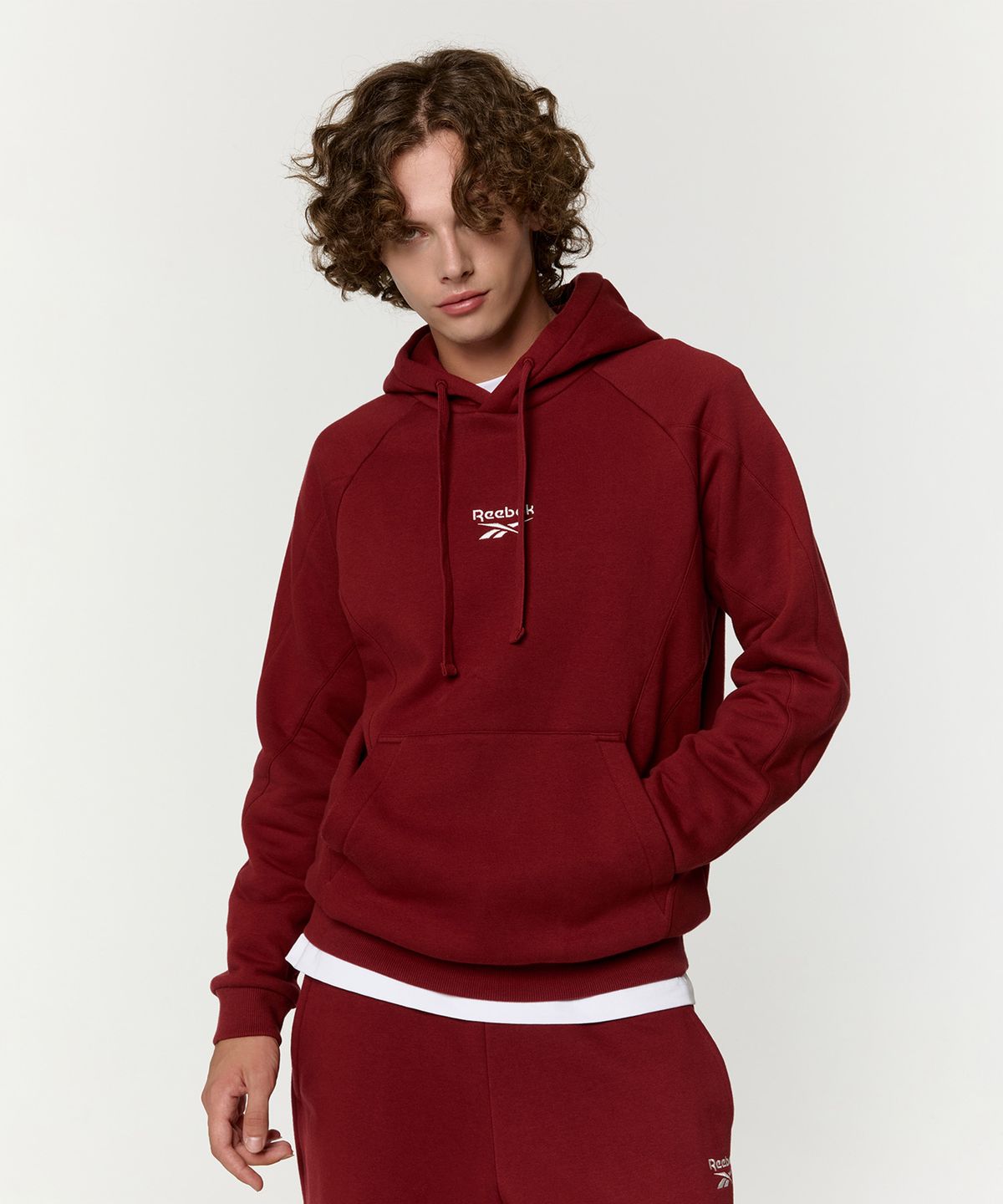 리복(REEBOK) 패널드 기모 후드티 - 레드