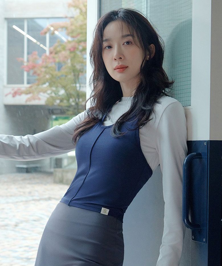 반다 홀터넥 크롭탑