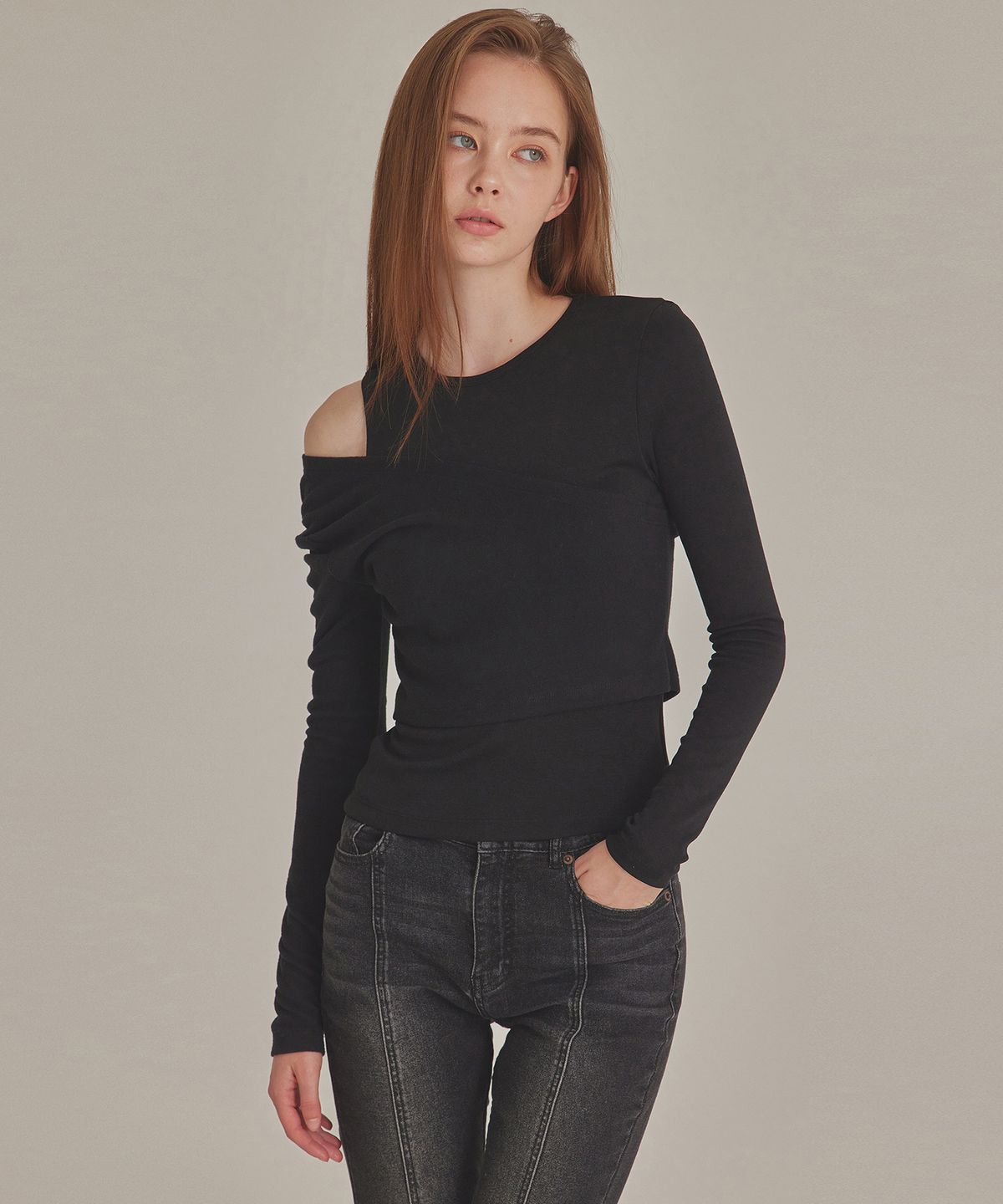 탑걸(TOPGIRL) FLOW DOWN ONE-SHOULDER LAYERED TOP_T426TP125