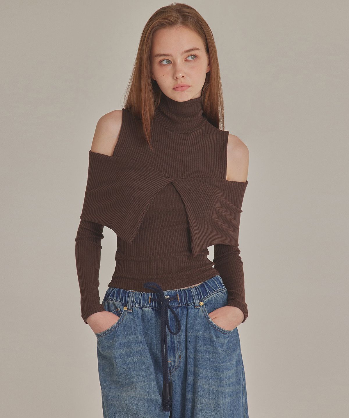 탑걸(TOPGIRL) HIGH NECK SAILOR CUT-OUT TOP_T426TP106