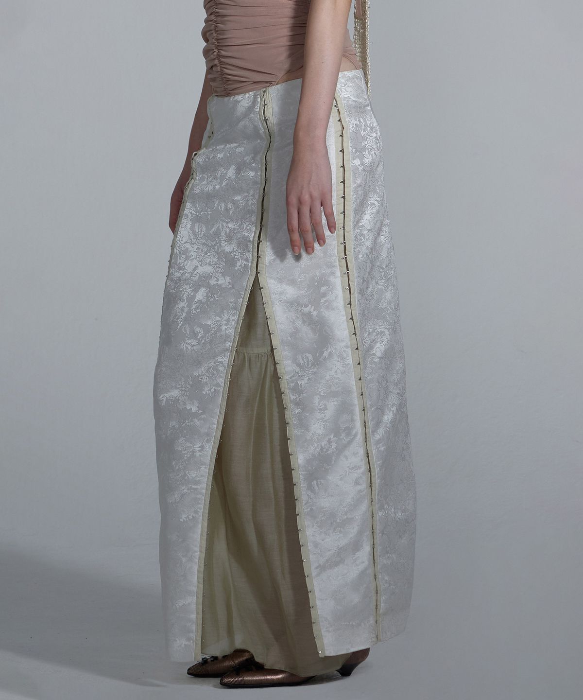 스컬프터(SCULPTOR) Jacquard Layered Skirt White