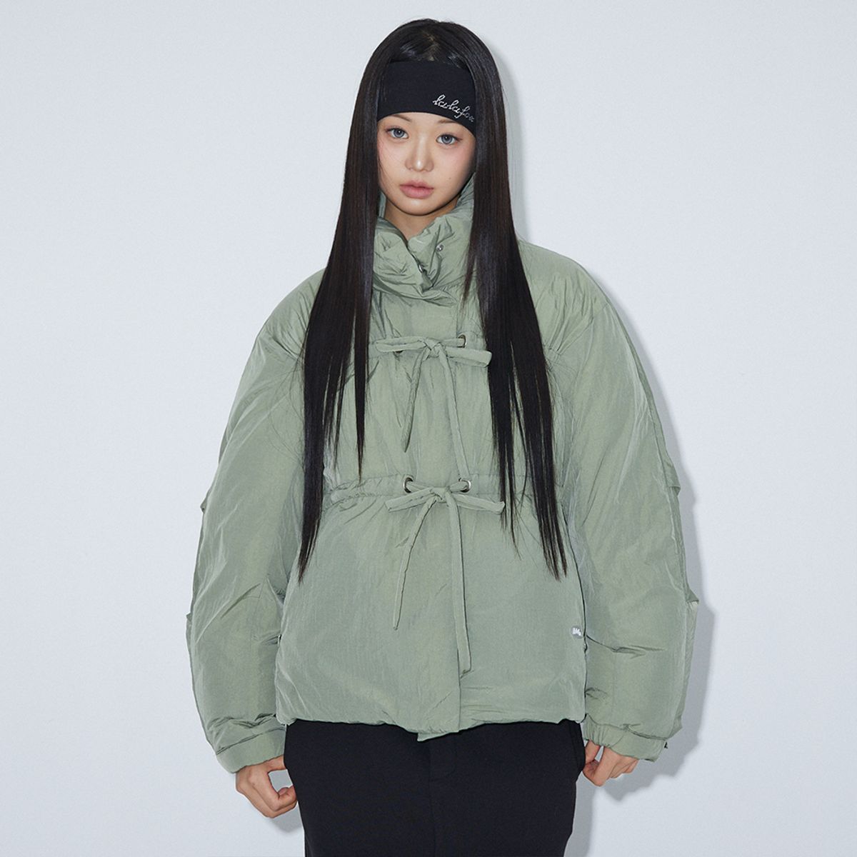 라라폭스(LALAFOX) RIBBON OVERSIZED DOWN JACKET KHAKI BQ4NZ001