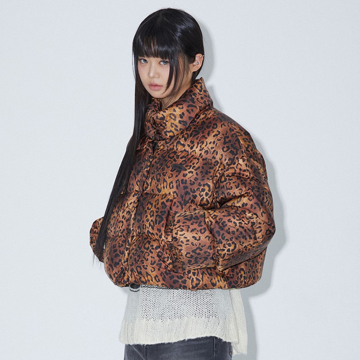 라라폭스(LALAFOX) LEOPARD PRINT CROPPED DOWN JACKET BROWN BQ4NZ002