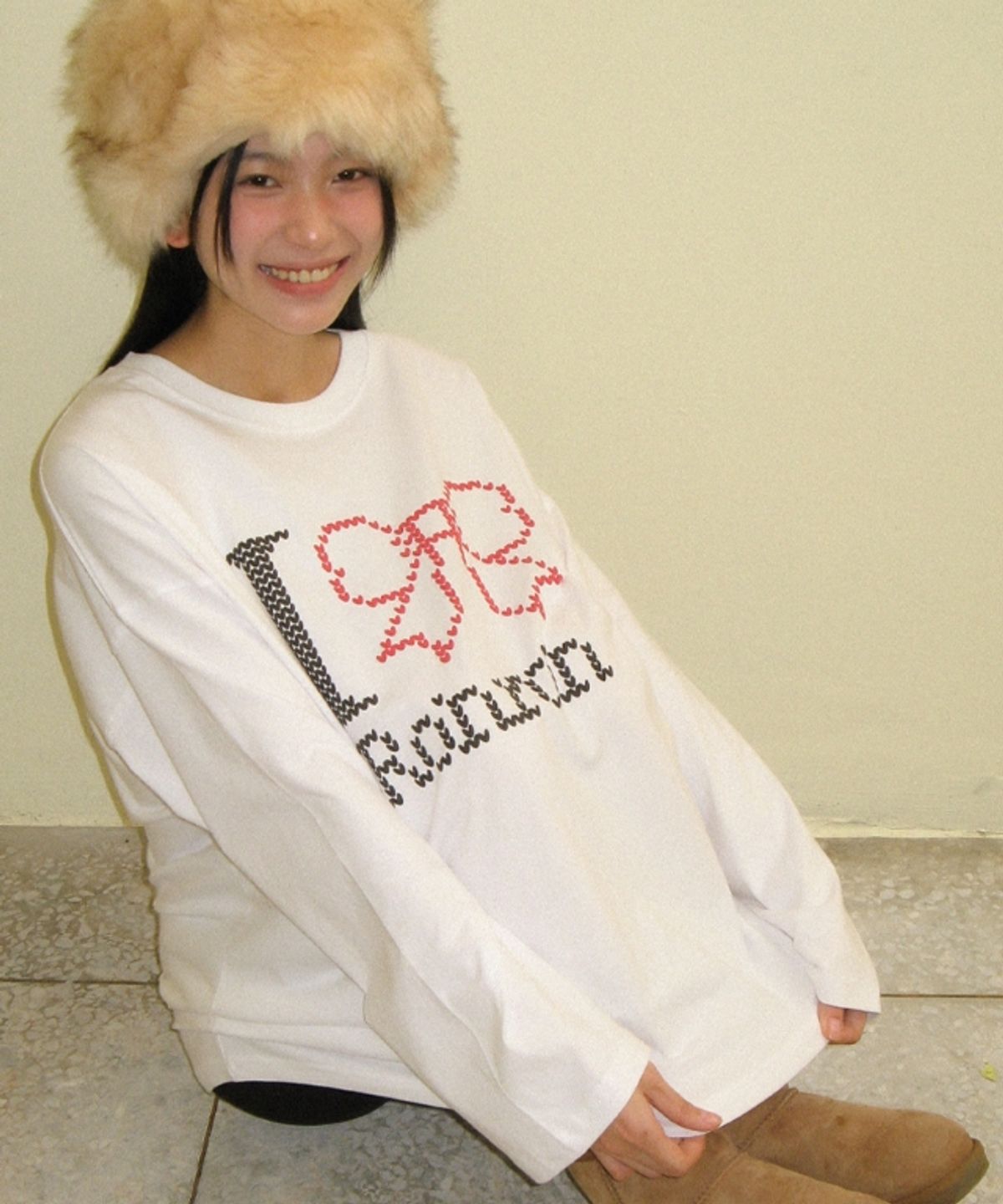 론론(RONRON) I RIBBON OVER FIT LONG SLEEVE T SHIRT WHITE
