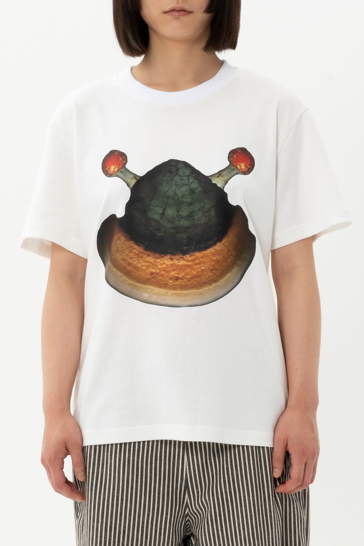 엑셉턴스 레터 스튜디오(ACCEPTANCELETTERSTUDIO) Smiley Funghi T-Shirt