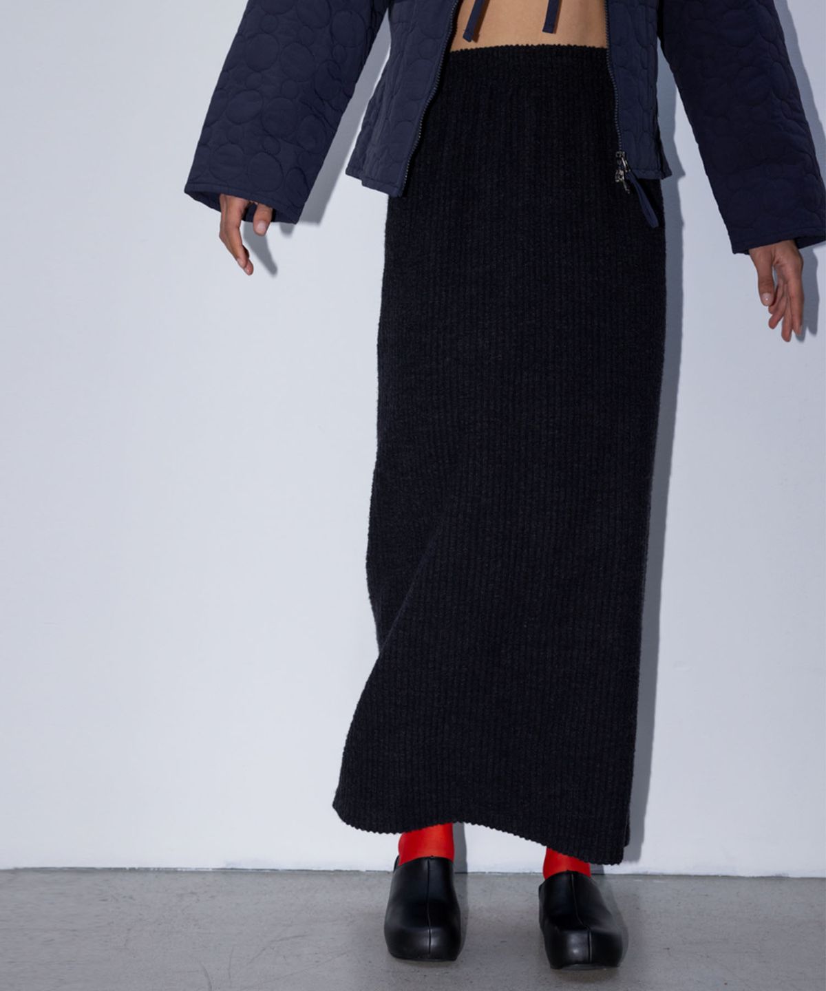 수수무(SUSUMU) BORING KNIT SKIRT - black
