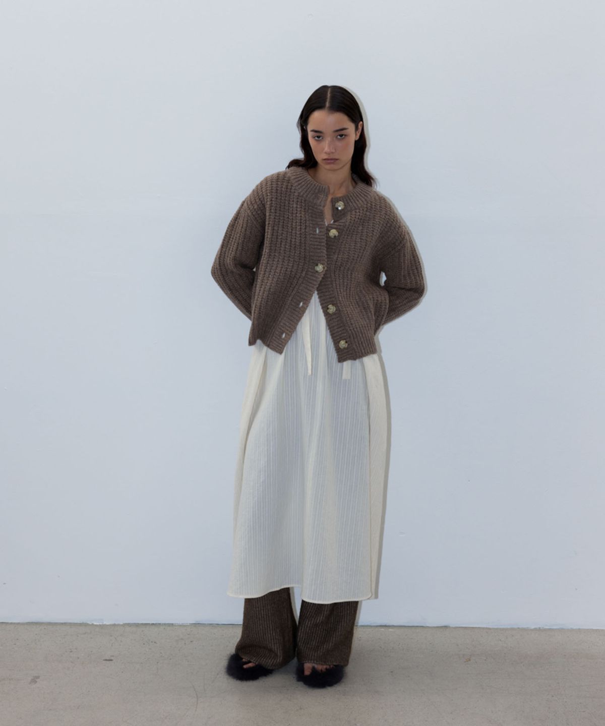 수수무(SUSUMU) HAMI WOOL CARDIGAN - brown