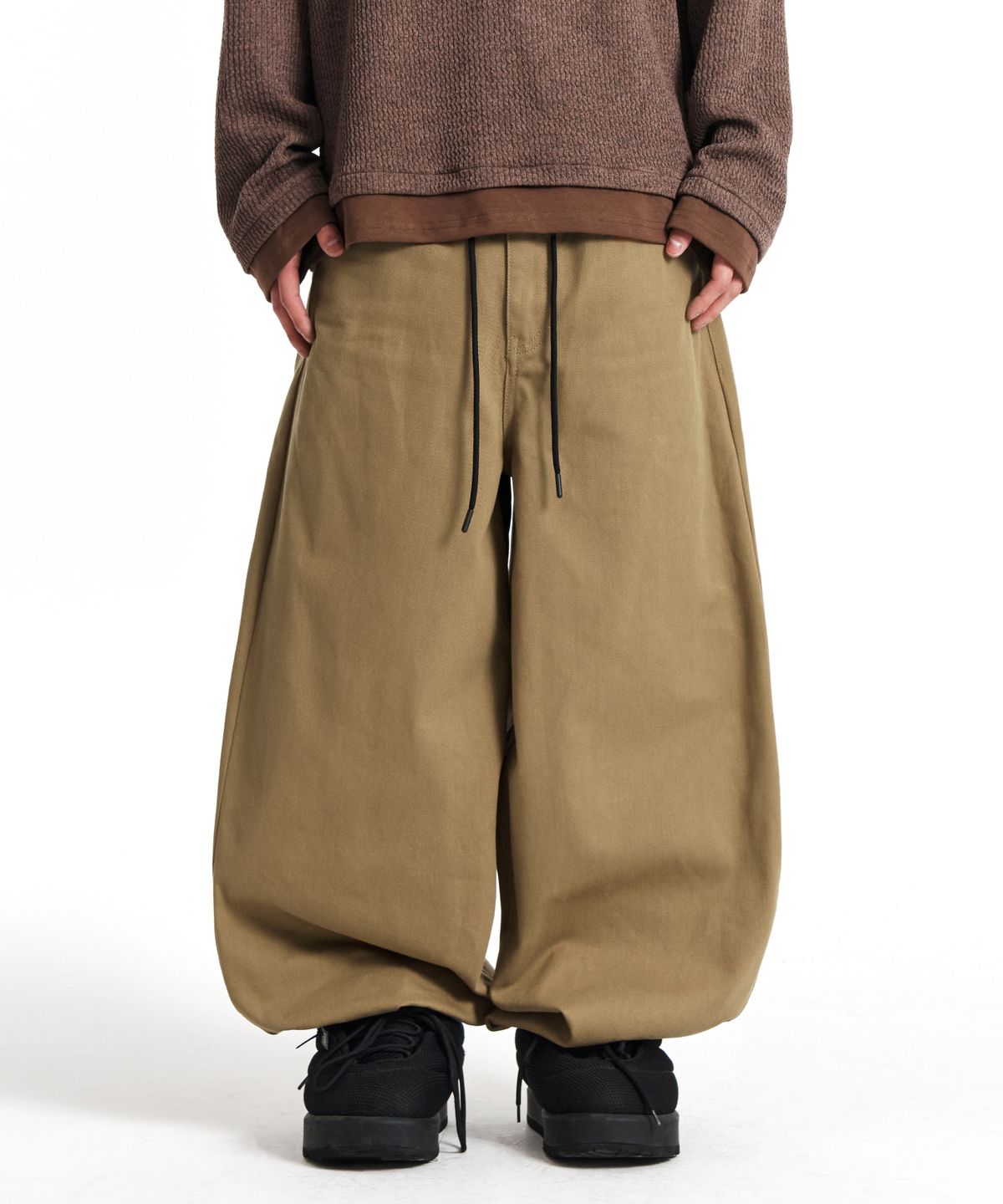 기철(KICHUL) STURDY BALLOON PANTS (BEIGE)