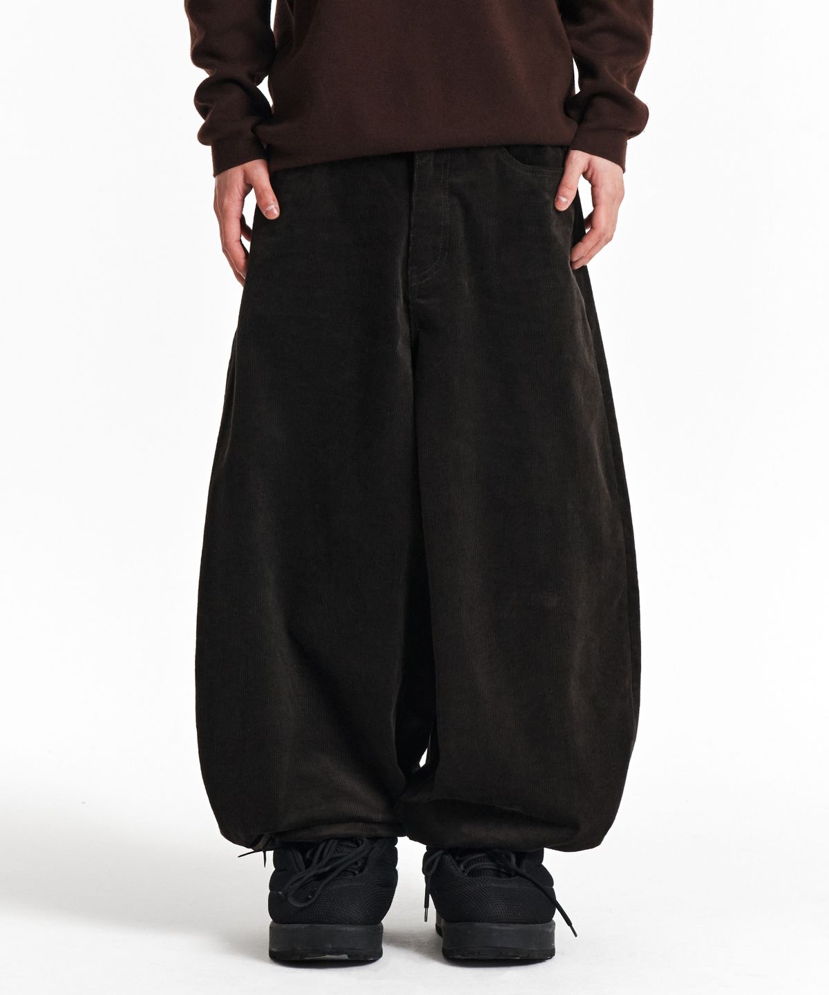 기철(KICHUL) CORD DUROY BALLOON PANTS (CHOCOLATE)