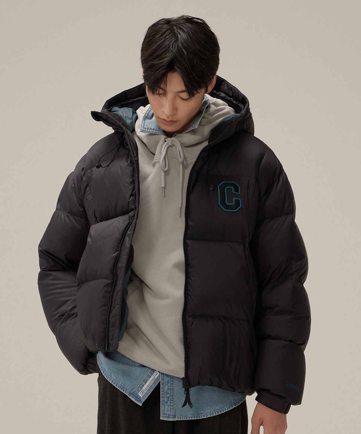 커버낫(COVERNAT) RDS 컬리지 볼륨 후디 다운 블랙