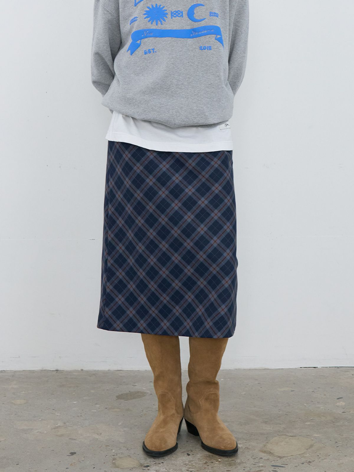 기준(KIJUN) Check Midi Skirt Navy