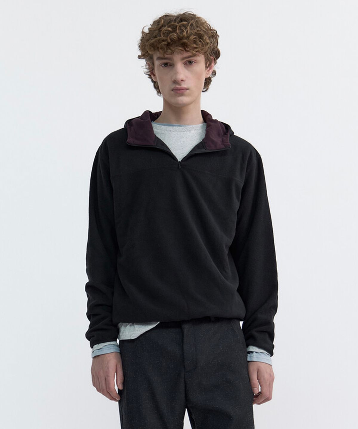 윈더(WINDER) FLEECE SCUBA HOODIE TOP - BLACK