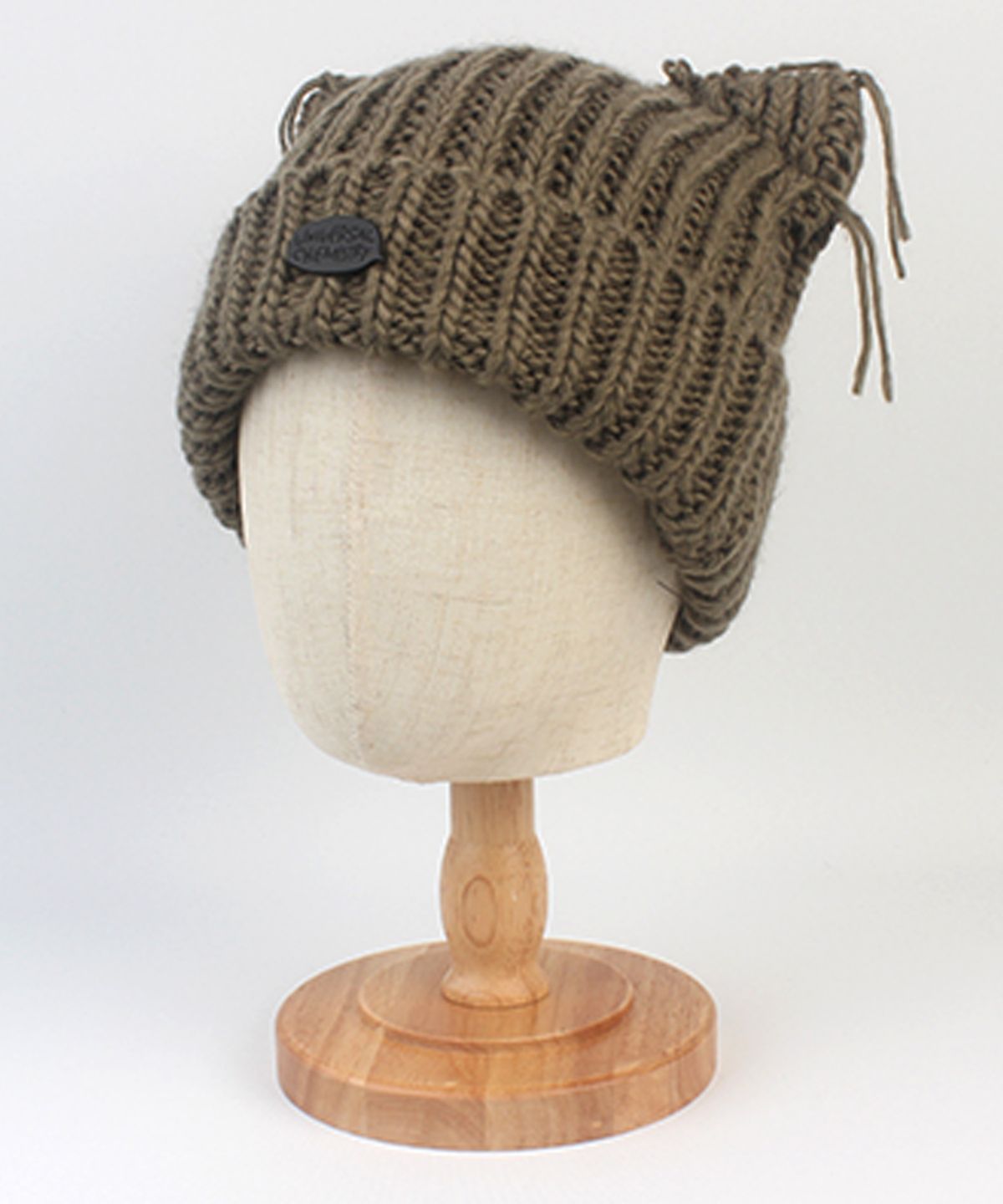 유니버셜 케미스트리(UNIVERSAL CHEMISTRY) Winter Cat Knit Brown Beanie 고양이모자