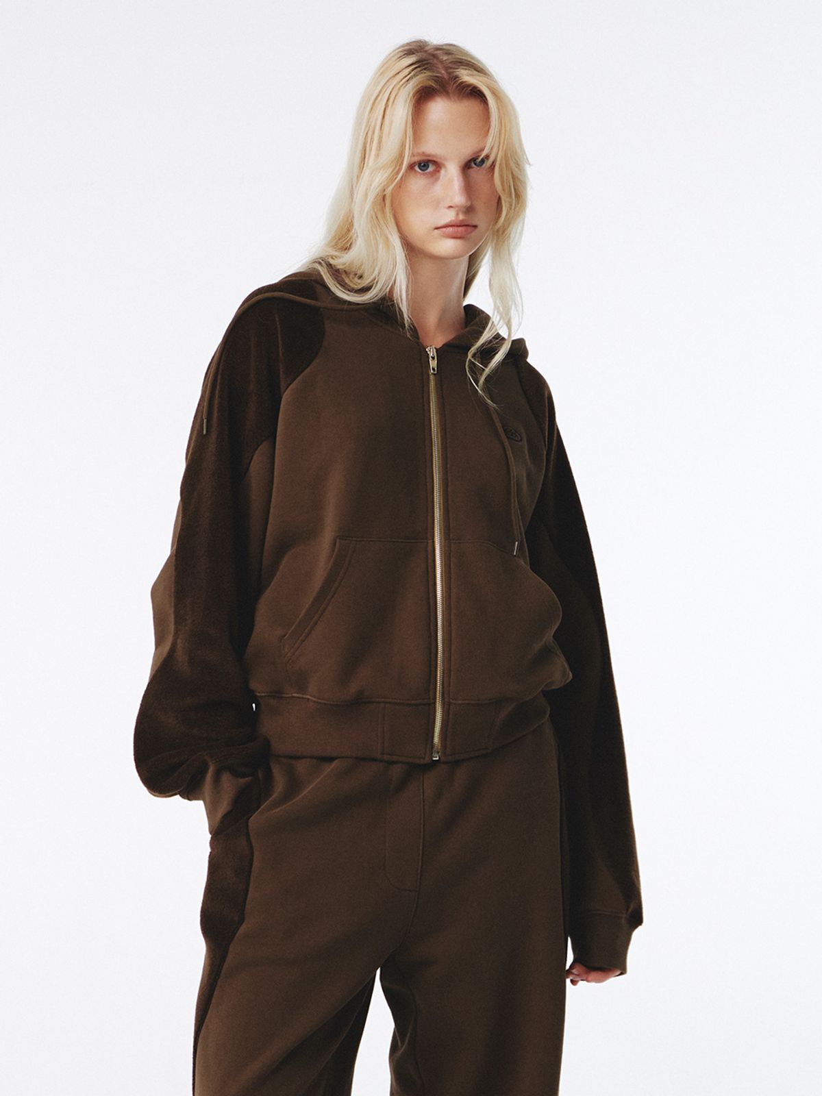 기준(KIJUN) Flow Zip-Up Hoodie Brown