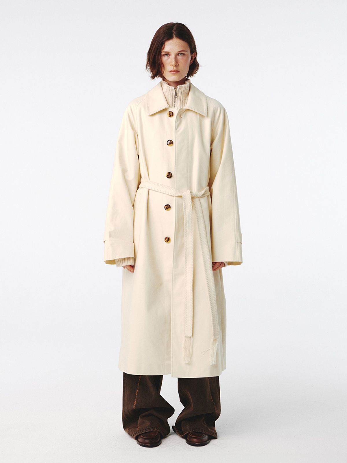 기준(KIJUN) Blanket Stitch Raglan Coat Ivory