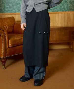 BUTTON LONG SKIRT / black