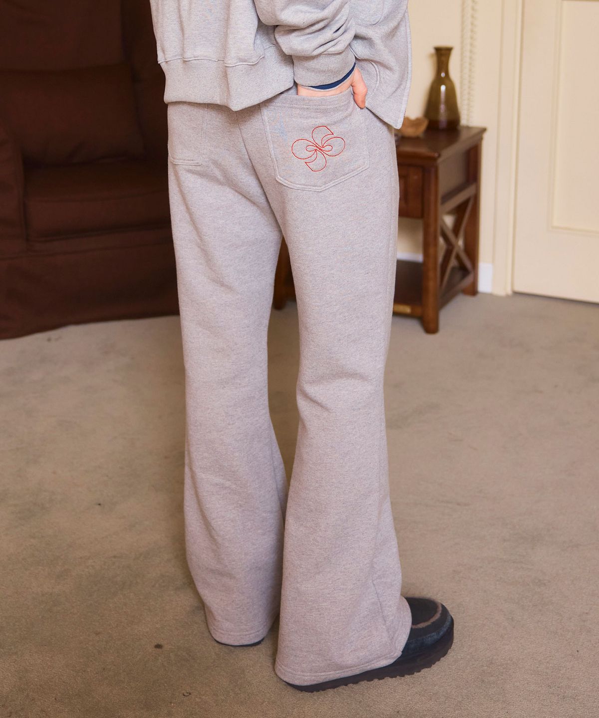 헤레틱(HERETIC) BOOT-CUT SWEAT PANTS / melange grey