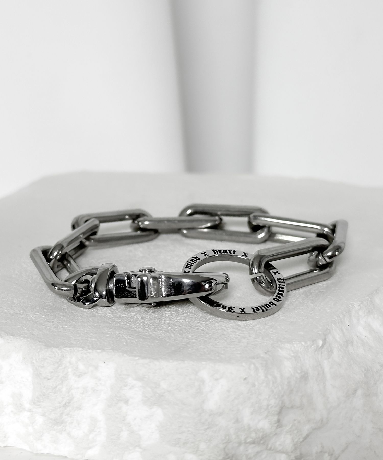 【threetimes】Pink almond bracelet ブレスレット☆韓国発 threetimes】Pink almond bracelet ブレスレット☆韓国発