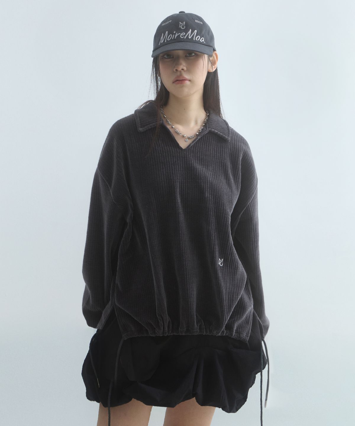 무아르모아(MOIREMOA) Corduroy velour String T Shirt - Dark Gray