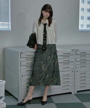 Crack silky long skirt -charcoal