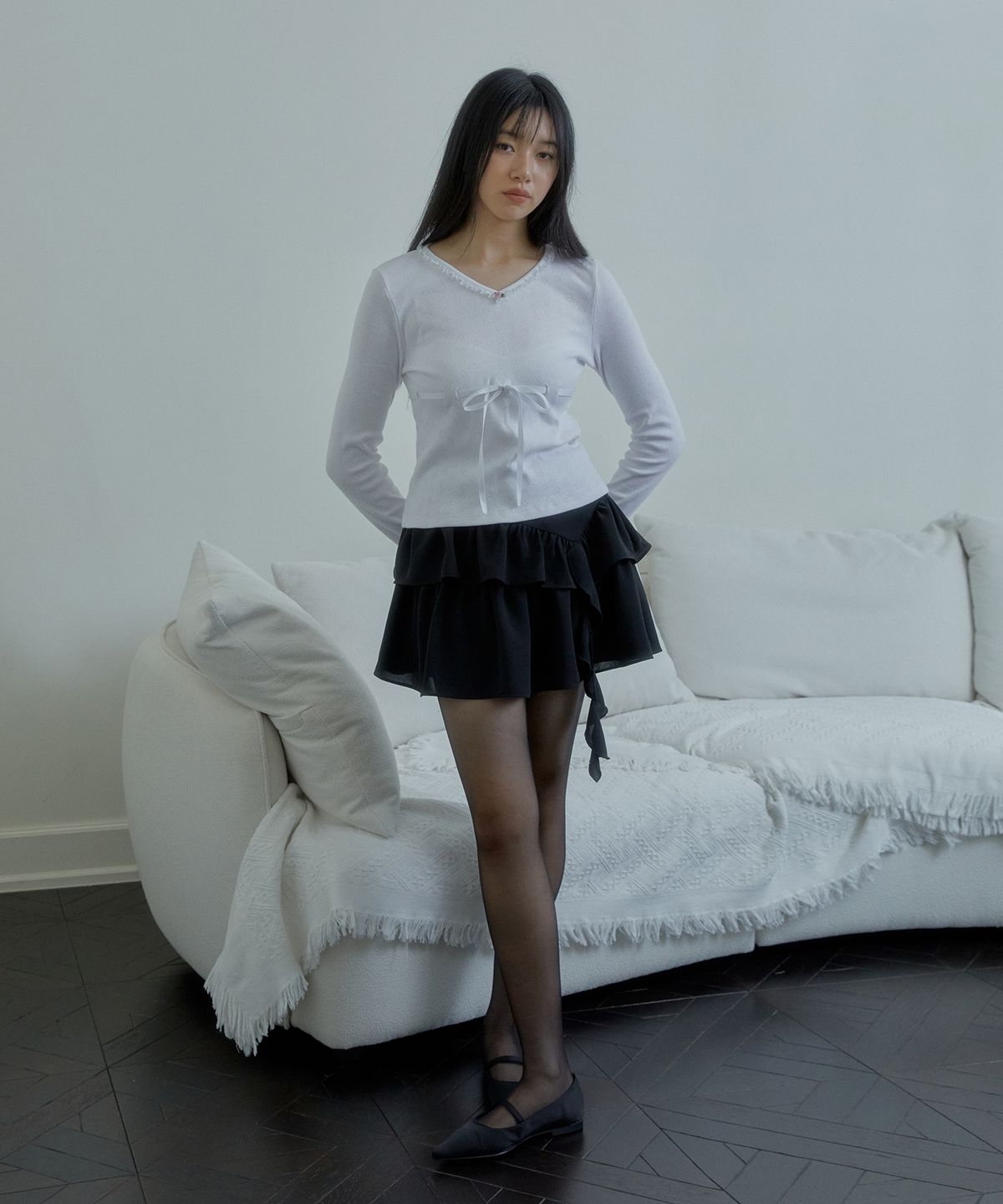 마가린핑거스(MARGARIN FINGERS) ROSE FRILL V-NECK TOP (WHITE)